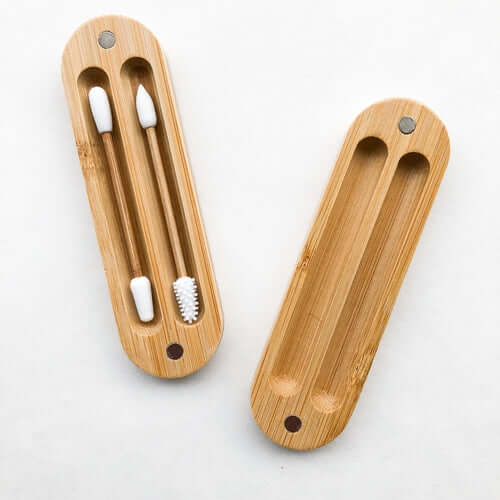 Reusable bamboo and silicone Q-Tips in eco-friendly bamboo case, an alternative to plastic cotton buds.
