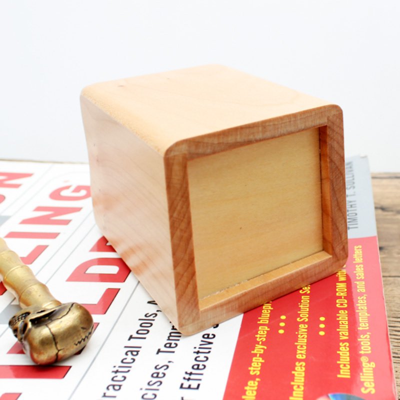 🖊️ Simple Design Wood Pen Container – Sleek Maple Organizer for Modern Desks ✨ – Ideal for Professionals, Students & Creatives 👨‍💼 – Minimalist Charm + Durable Craftsmanship 🌳 – 7.5x7.5x9.8 cm