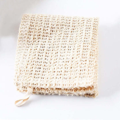 Natural sisal washcloth for gentle exfoliation, plastic-free and zero waste, ideal for skin care.